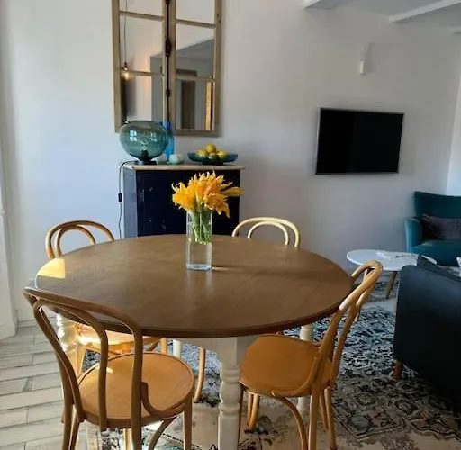 Arazy - Superb Duplex Old Very Central, Ac, Terrace