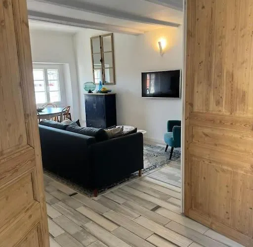 Arazy - Superb Duplex Old Very Central, Ac, Terrace Apartmán